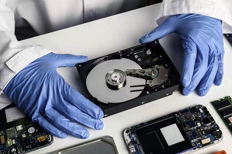 Data Recovery Service Canada: Your Lifeline for Data Loss Emergencies